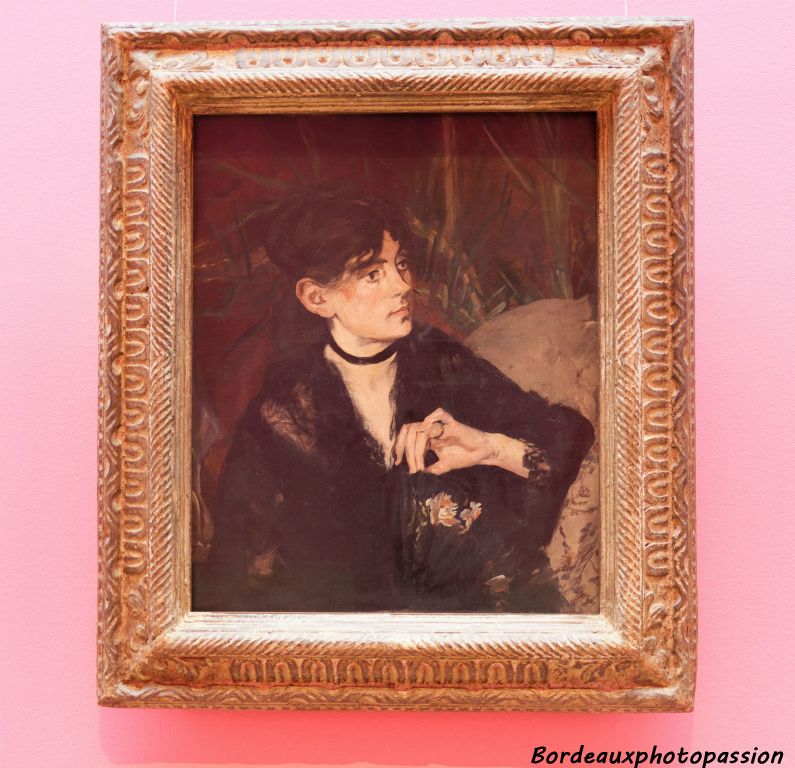 Édouard Manet, Berthe Morisot à l'éventail, 1874. Manet peindra 12 portraits de sa muse qui épousera Eugène Manet.